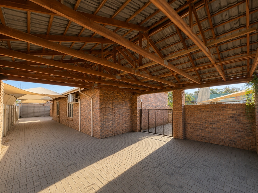 3 Bedroom Property for Sale in Oos Einde North West